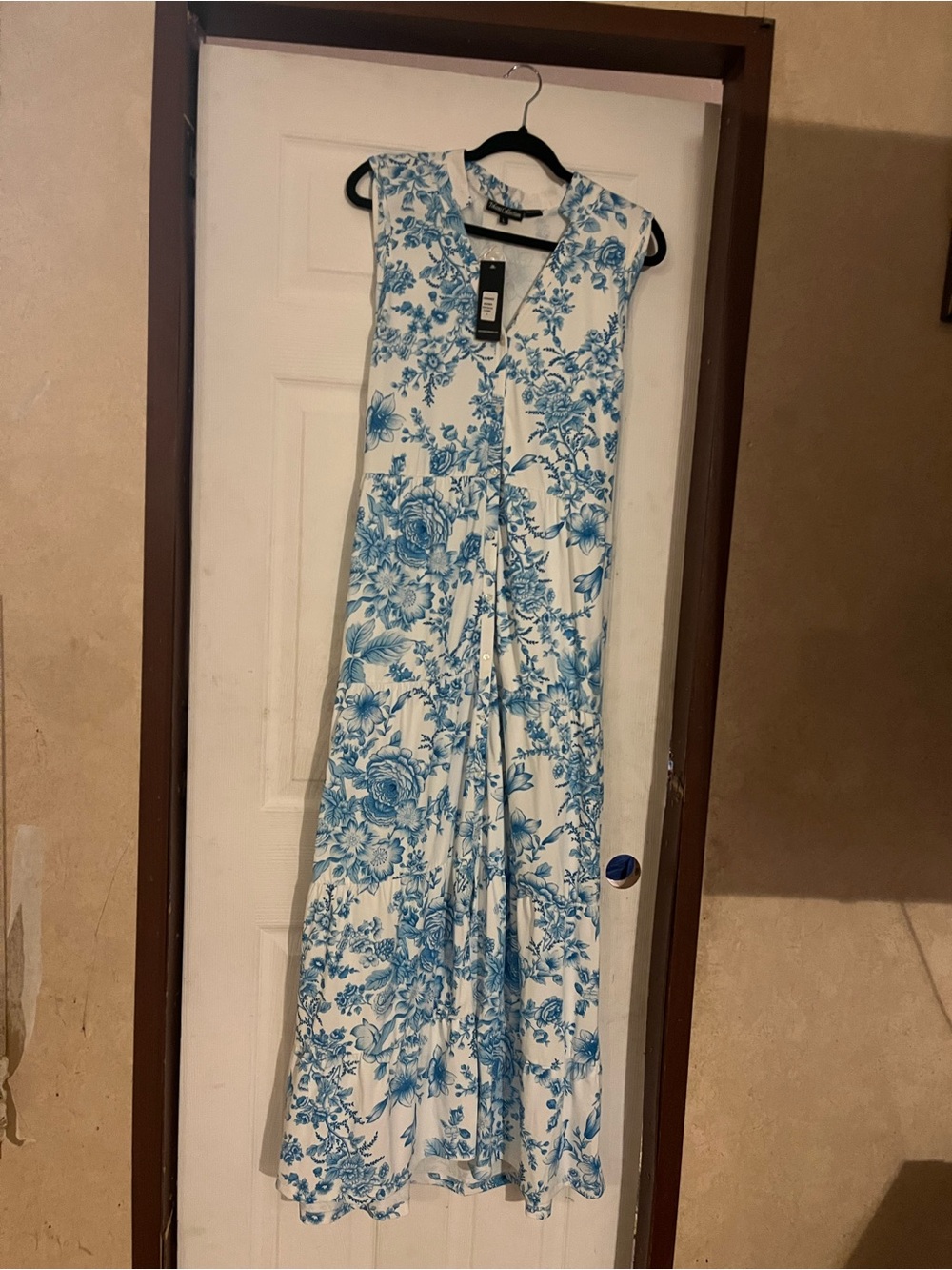 NWT Tolani Collection Blue & White Floral Sleeveless Tiered Maxi Dress - Size L